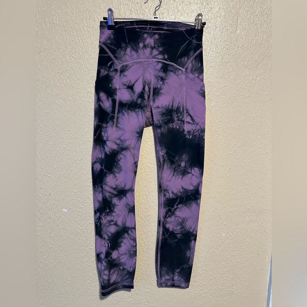 Lululemon Leggings Power‎ Thru High Rise Tight Size 4 Tie Dye Wisteria Purple